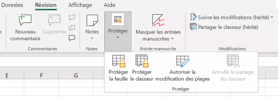 Illustration du menu « Révision » > « Protéger la feuille »