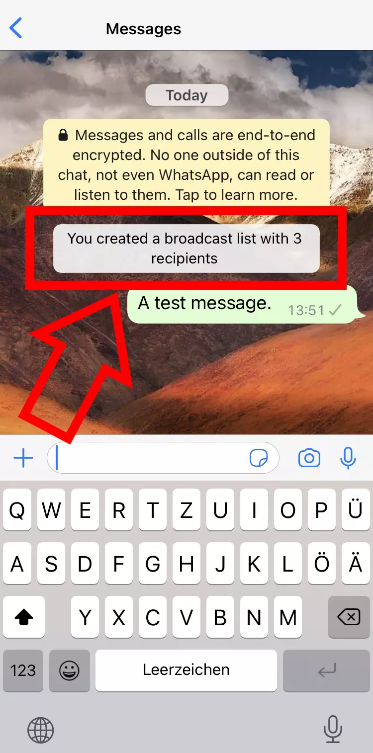 Capture d’écran iPhone d’une liste de diffusion sur WhatsApp