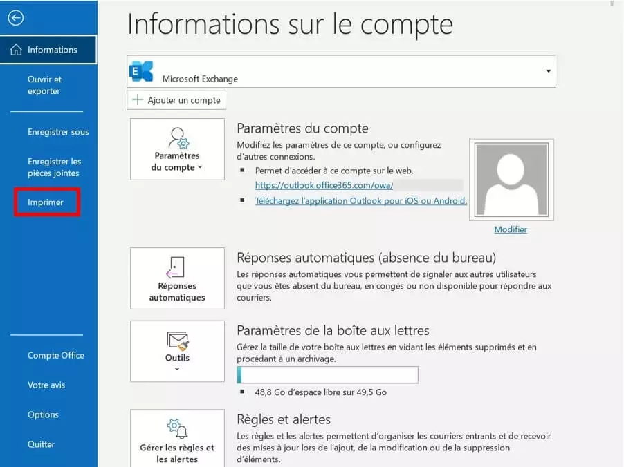 Programme de messagerie Outlook : fenêtre contenant les informations sur le compte et la barre d’outils avec le champ « Imprimer » en surbrillance.